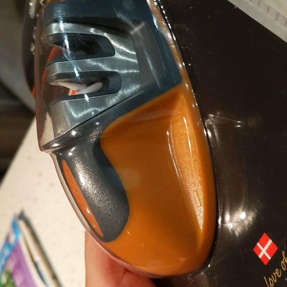 Scanpan Knife Sharpener - Picture 2 of 6